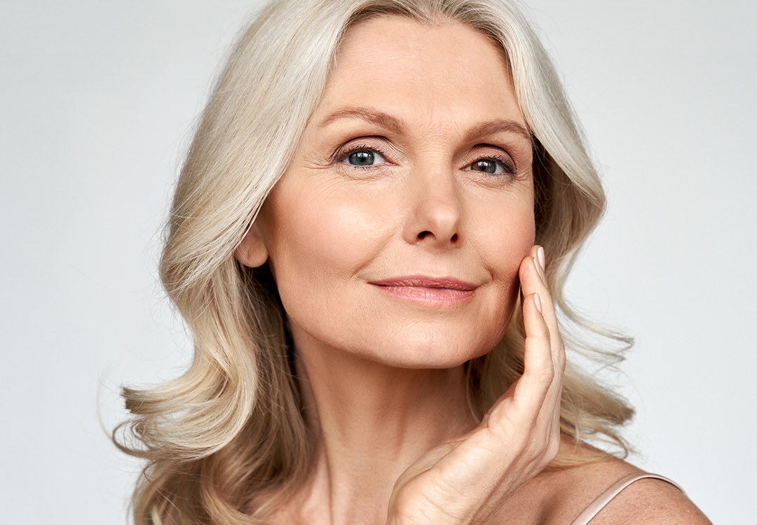 Bild von einem Model mit reifer Haut.