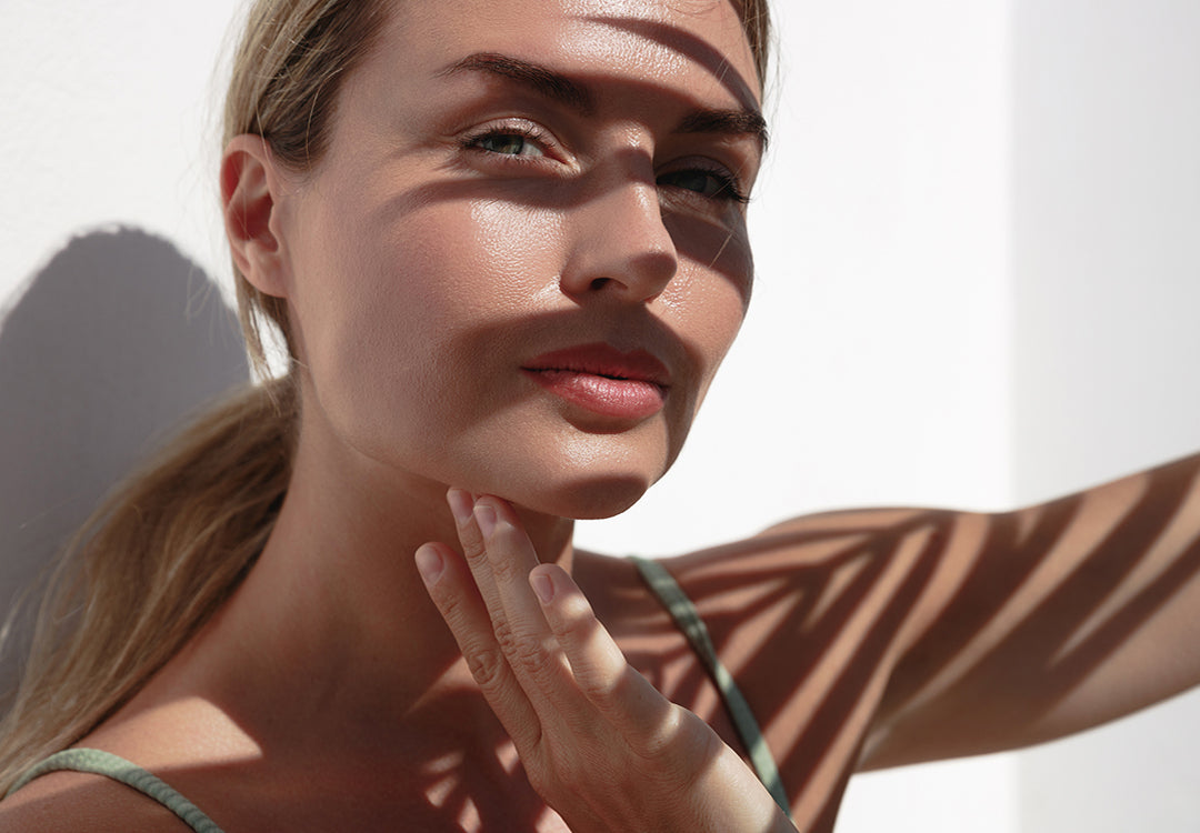 Model in der Sonne