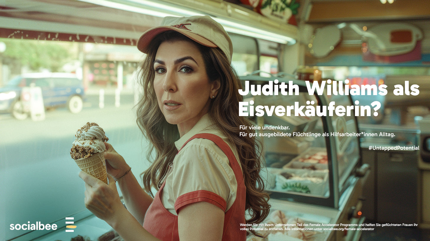 KI-generiertes Bild von Judith Williams als Eisverkäuferin mit einer Eistüte in der Hand