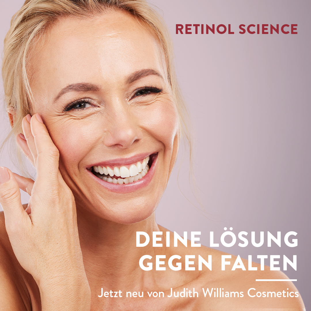 Bild von einem Model, das in die Kamera lacht, mit dem Slogan Retinol Science deine Lösung gegen Falten von Judith Williams Cosmetics.