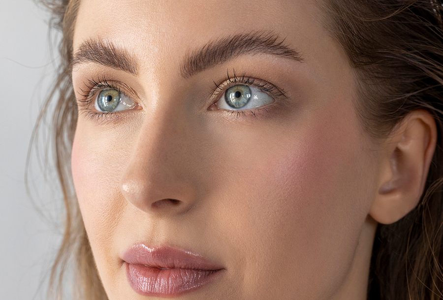 Makellose Haut mit Foundation & Concealer
