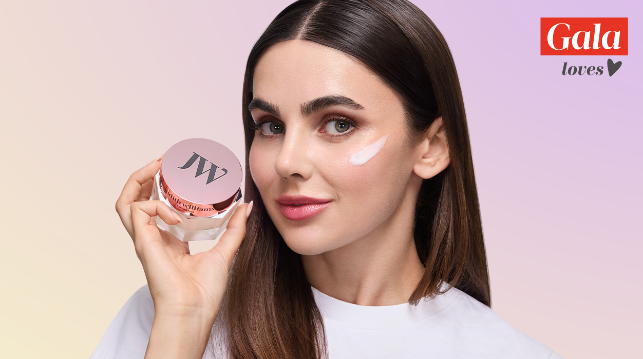 Model mit der Magic Wonder Cream von Judith Williams Cosmetics.
