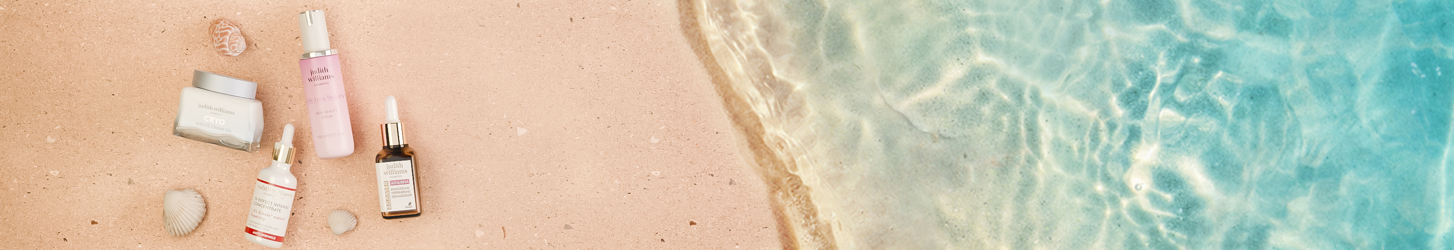 Beauty Produkte auf einem Strand